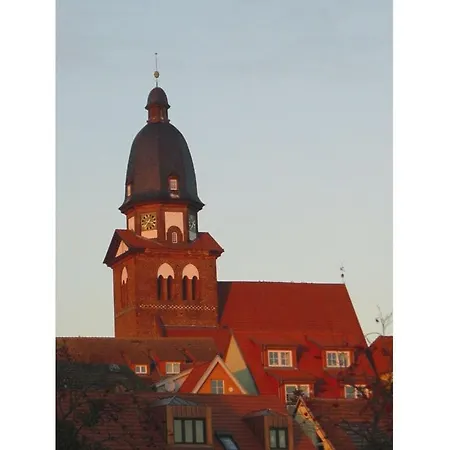 Am Weinberg Waren *